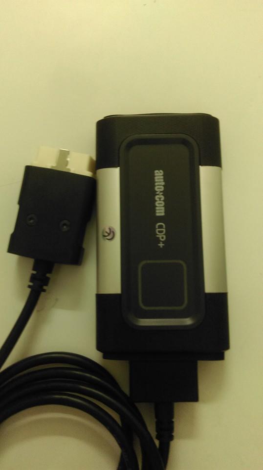 Máy đọc lỗi Autocom CDP+ Pro Phiên bản 2015 kết nối xe với máy tính thông qua giao thức OBD II và cáp nối USB. Được hỗ trợ hơn 60 dòng xe cả châu Âu , châu Á , Mỹ